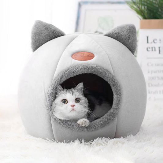 Cozy Cat Home - Soft and warm hideaway for cats, providing a secure and snug environment for restful sleep