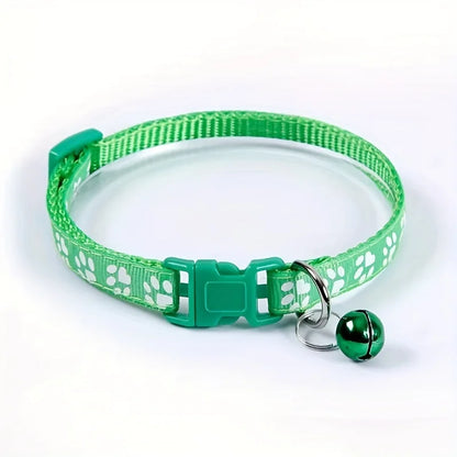 Lightweight and adjustable, the stylish cat collar provides a perfect fit and is ideal for both indoor and outdoor cats