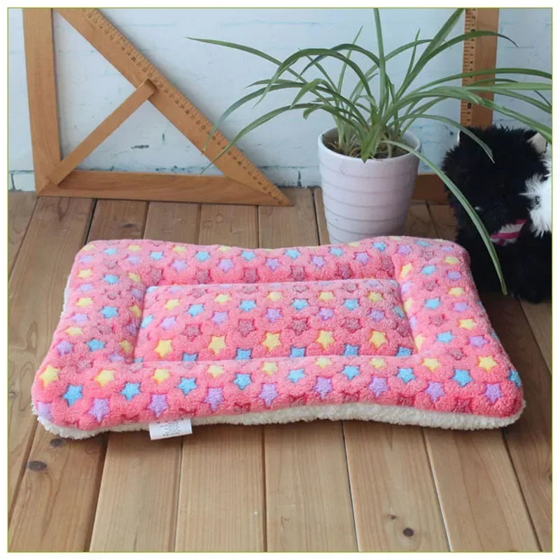 Machine washable Sleeping Mat for Dogs and Cats – Easy to clean and maintain for hassle-free care.