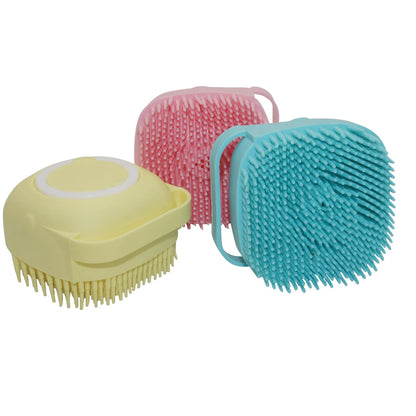 The ergonomic handle of the Pet Massage and Bath Brush ensures easy grip and stress-free grooming for pet owners.